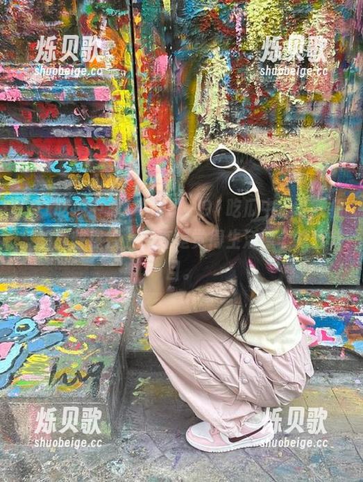 91吃瓜中心 不得了,91吃瓜中心“观看”的那些热搜,简直是觉得生活像个综艺节目。
