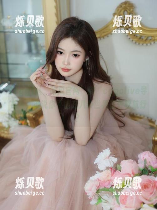 从‘吃瓜官网’到‘cggolive导航’，谁说你不能在八卦世界里轻松航行？
