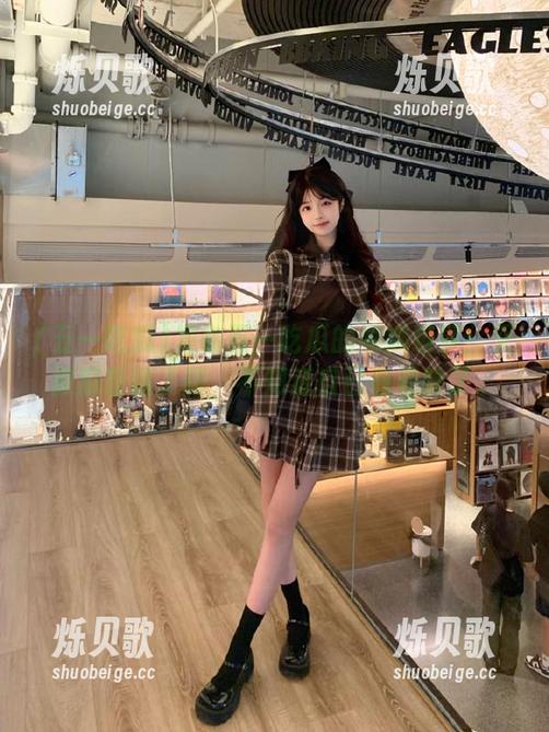 五一吃瓜 发布五一吃瓜的娜娜琐事:又被瓜香迷了眼,不知道自己在看啥了。