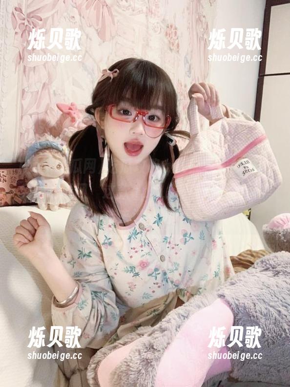 吃瓜攻略get！等你装好‘免费吃瓜网’这款app，等着喧嚣的瓜界传来波澜吧！