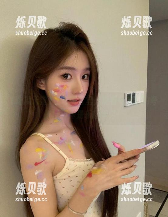 在吃瓜天堂，观看好友们的夸张反应真是乐趣无穷！