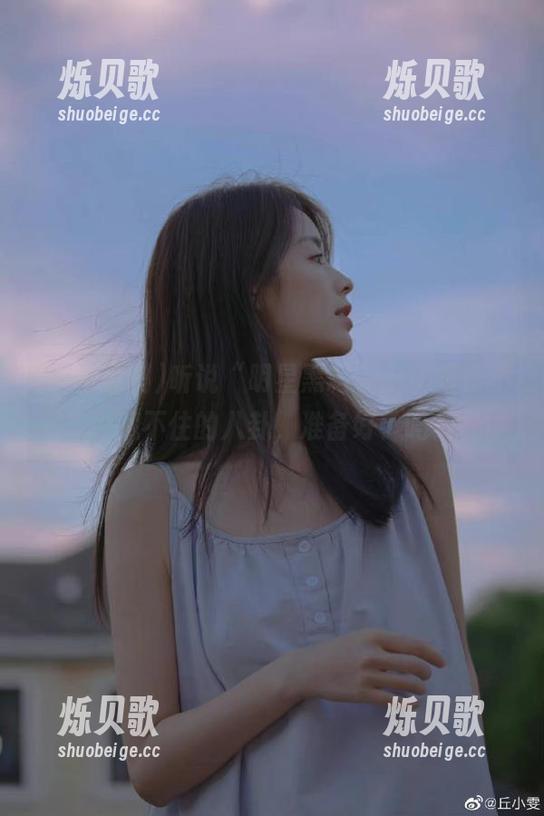 听说“明星黑料”app里有不少藏不住的八卦，准备好了吗？