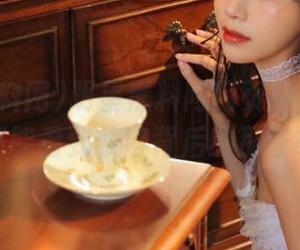 明星黑料网网页真是个宝藏，竟然能看到妆容背后的那些故事～