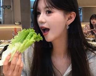 网曝吃瓜最新黑料一区，全网热议，就是那么酸爽！