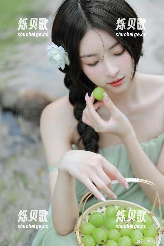 “网曝吃瓜”里的真心话：永不迷路，就该一路捡瓜！
