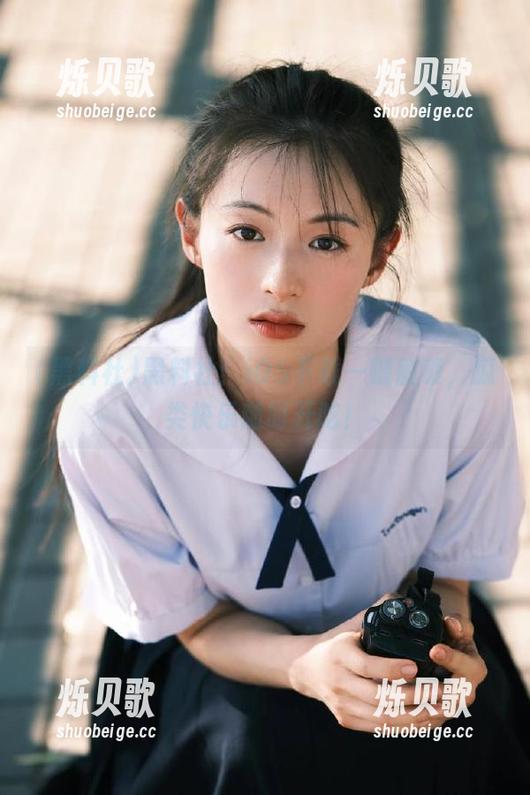 黑料社 黑料社:iOS下载一键解锁,瓜类快乐随时开吃!