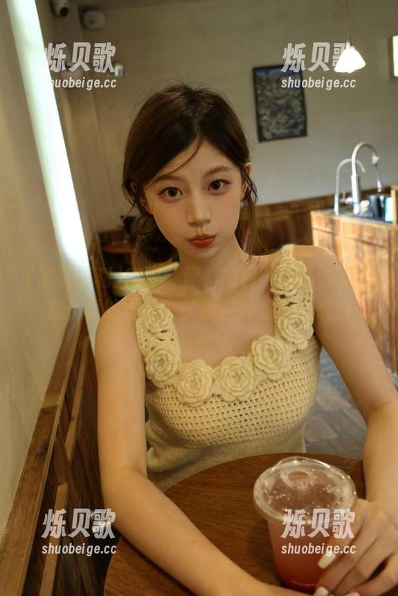 听说“黑料福利”网站让人上瘾，真的是打开了新世界的大门呢！